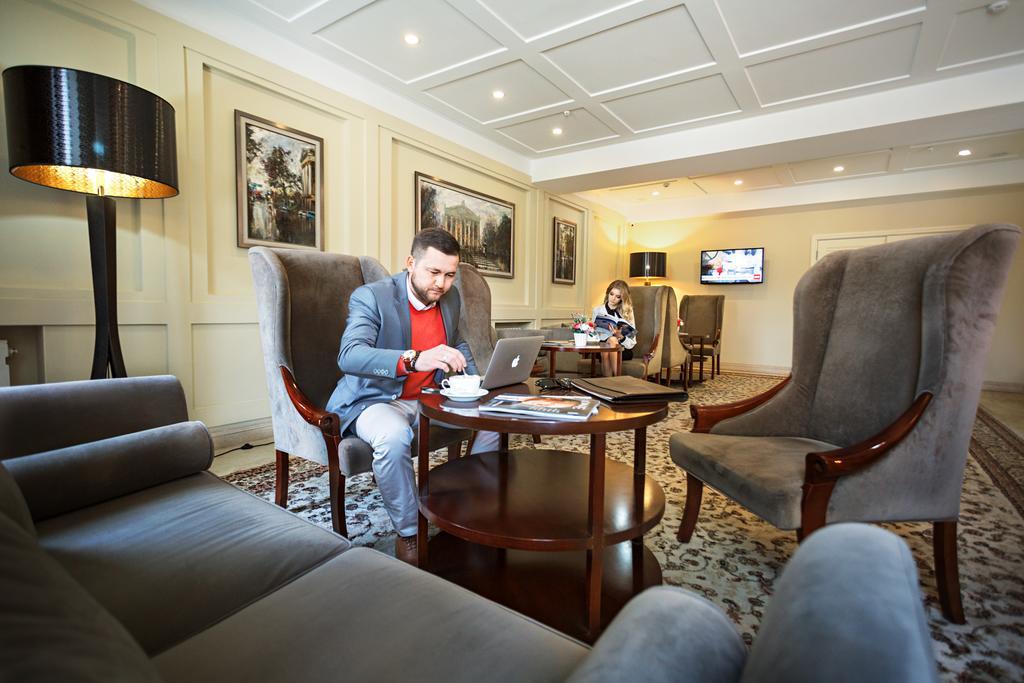 Ambassador Hotel Biškek Exteriér fotografie